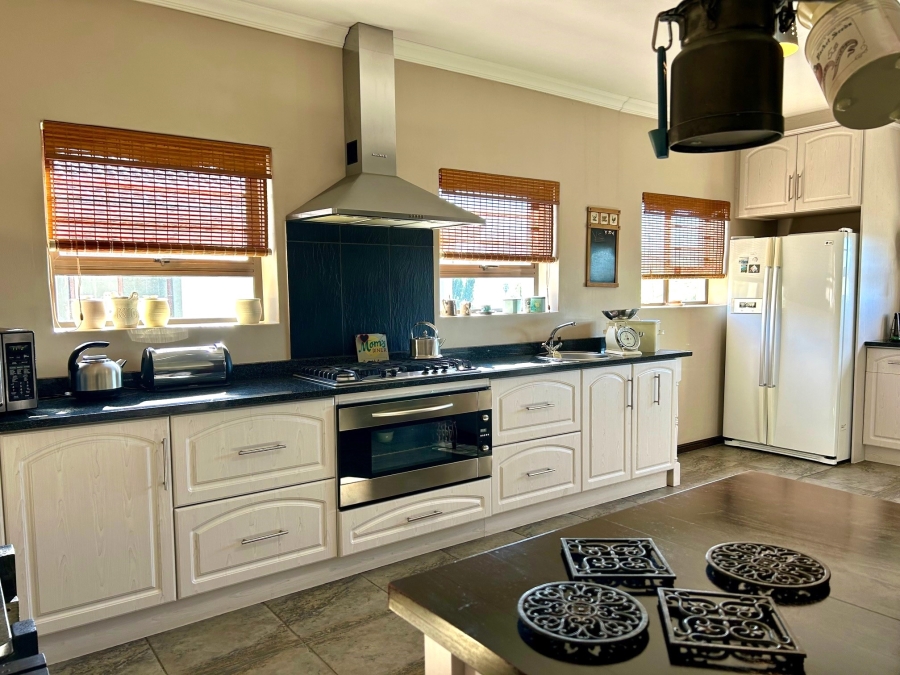 4 Bedroom Property for Sale in Tafelzicht Western Cape